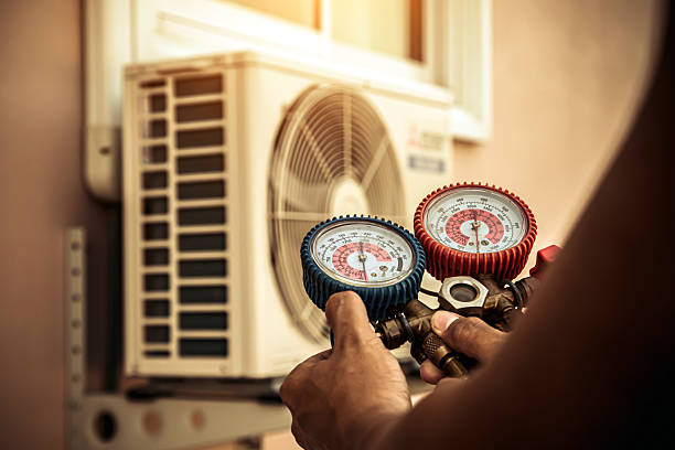 Professional Hvac technician working in Lahaska, PA